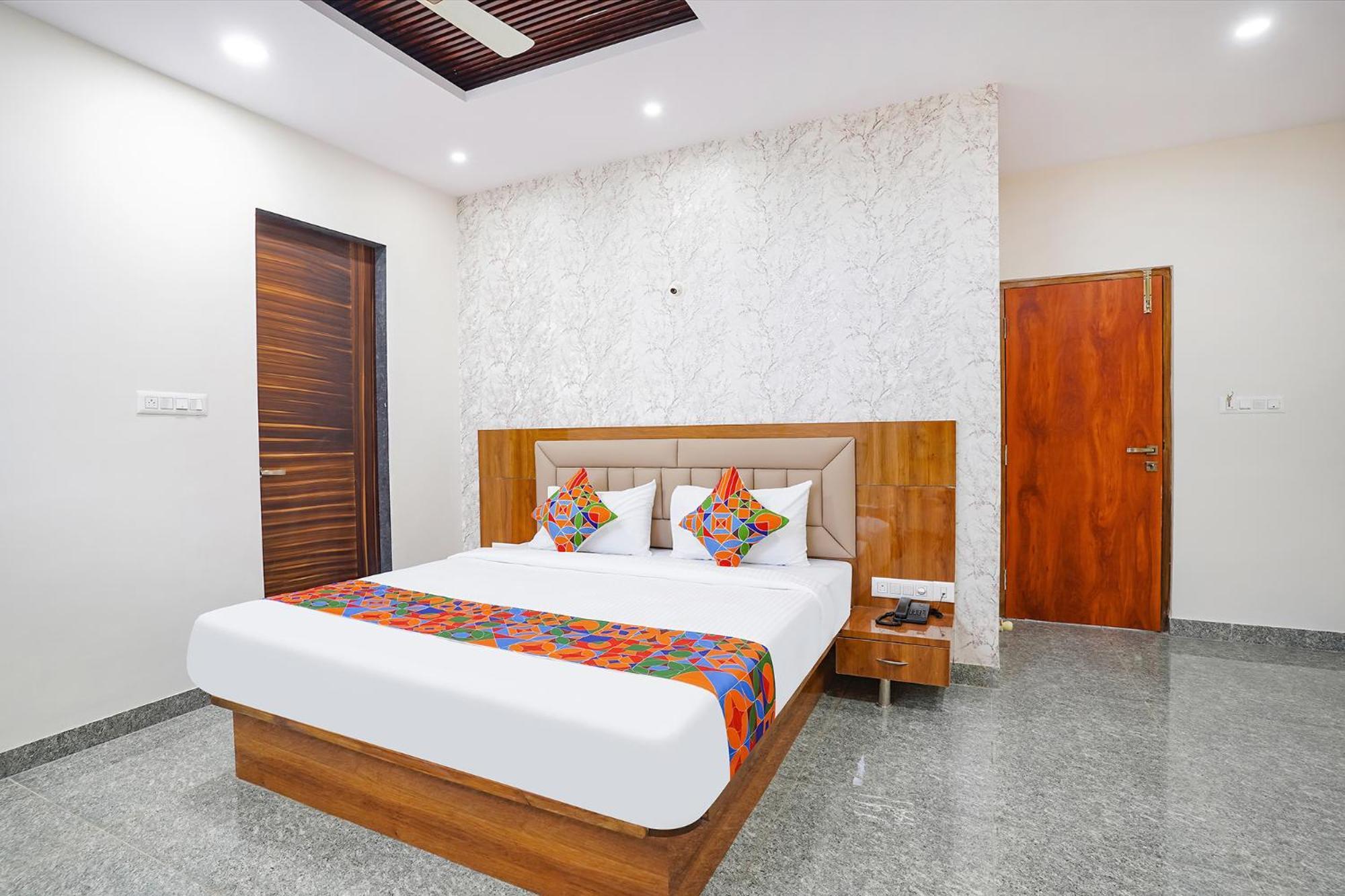 העיר בנגלור Fabhotel Platinum Palace - Nr Magadi Main Road מראה חיצוני תמונה