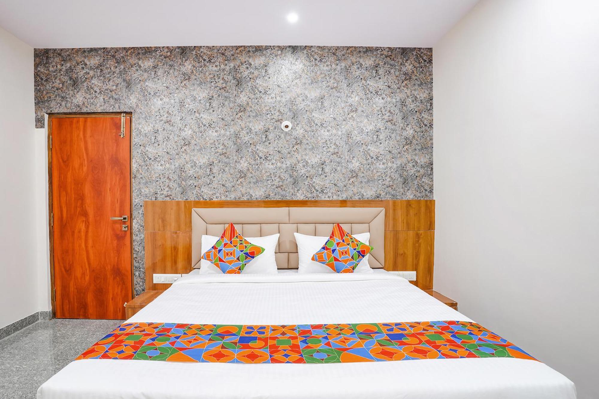 העיר בנגלור Fabhotel Platinum Palace - Nr Magadi Main Road מראה חיצוני תמונה