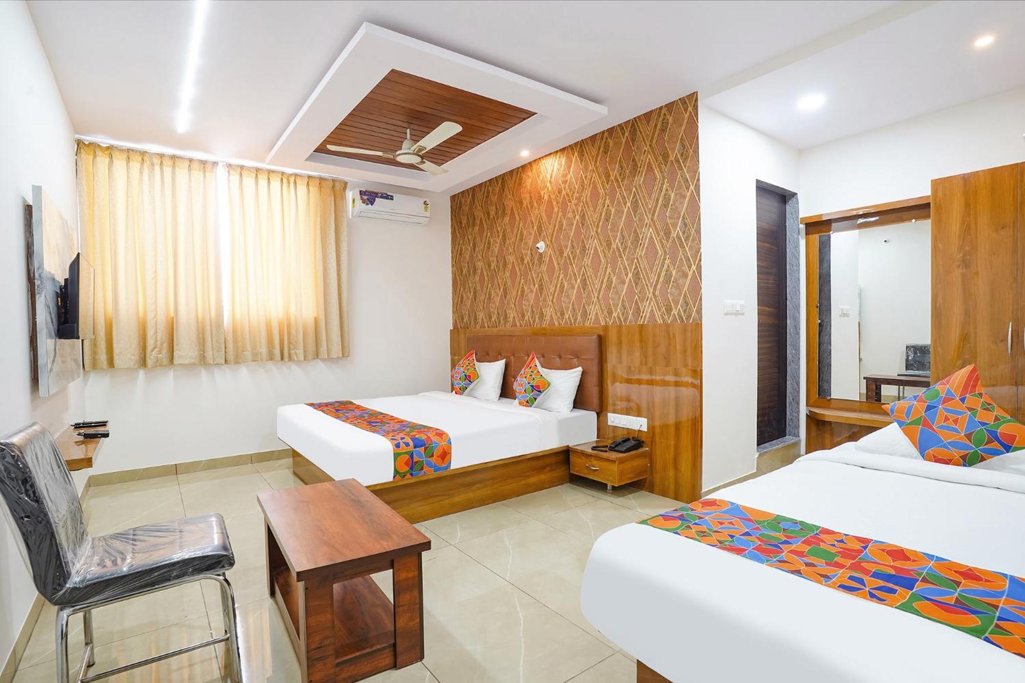 העיר בנגלור Fabhotel Platinum Palace - Nr Magadi Main Road מראה חיצוני תמונה