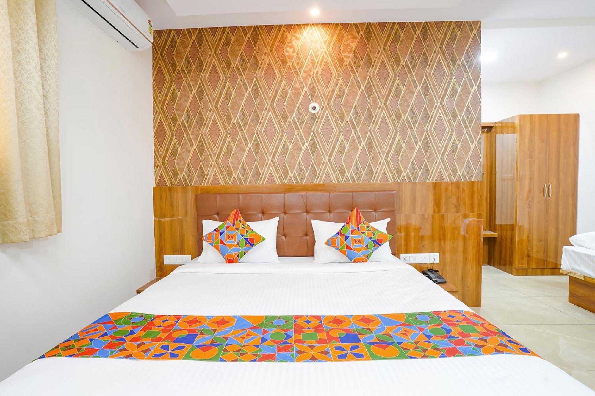 העיר בנגלור Fabhotel Platinum Palace - Nr Magadi Main Road מראה חיצוני תמונה