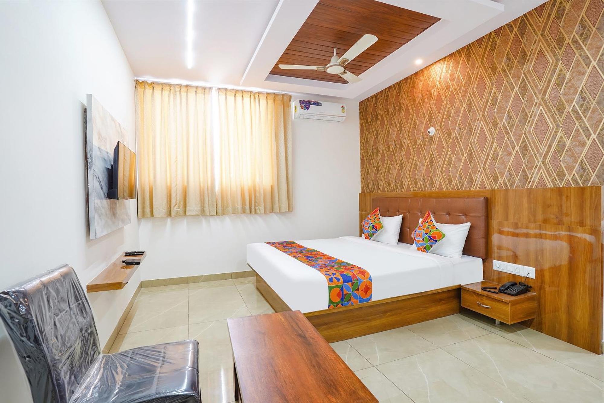 העיר בנגלור Fabhotel Platinum Palace - Nr Magadi Main Road מראה חיצוני תמונה